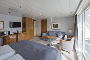 Hurtigruten MS Maud Expedition Suite M2 0.JPG